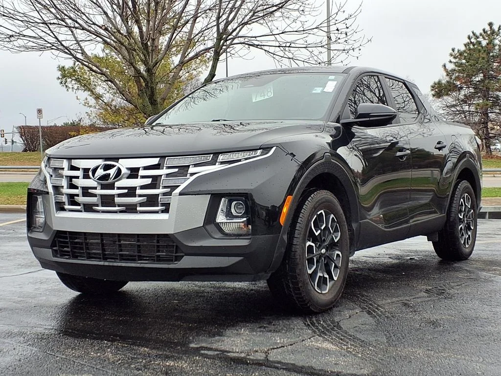 Used 2023 Hyundai Santa Cruz SEL with VIN 5NTJBDAE4PH055842 for sale in Kansas City