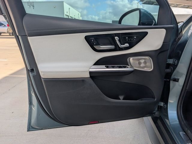 Used 2025 Green Mercedes-Benz GLC 350e image 21