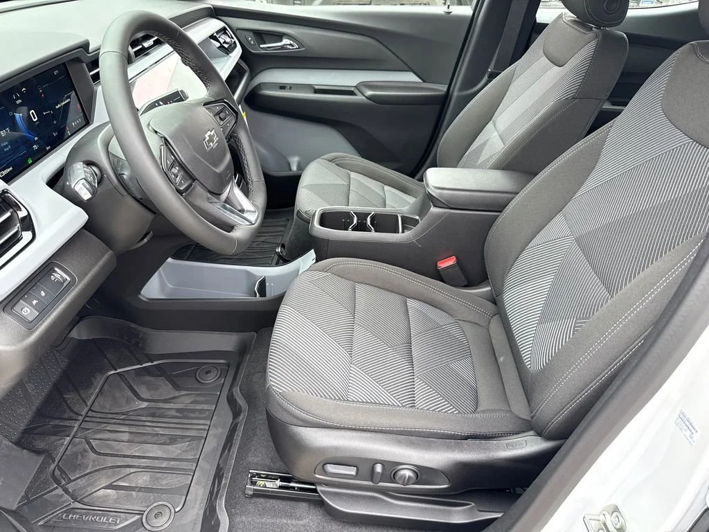 2027 Chevrolet Bolt LT - Photo 16