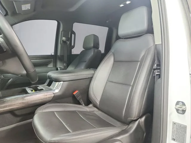 Used 2025 Summit White Chevrolet LTZ image 10