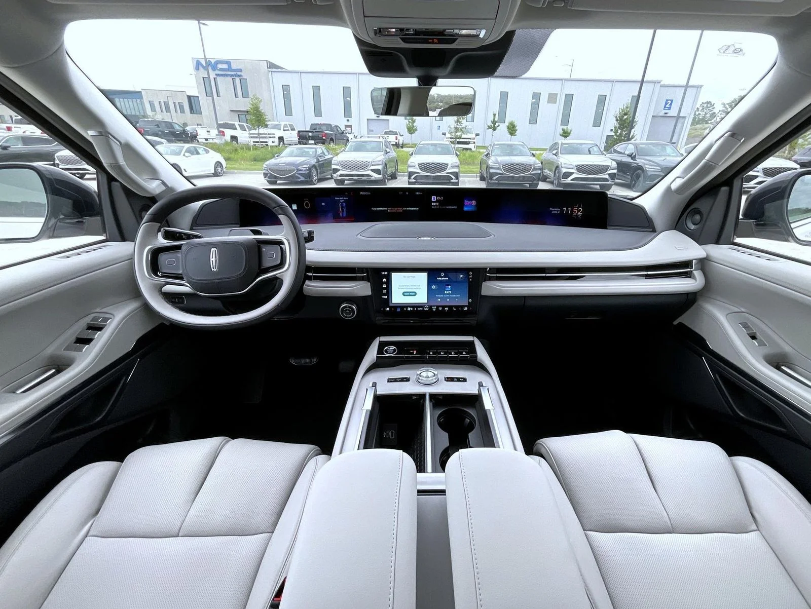 New 2026 White Lincoln Premiere image 15