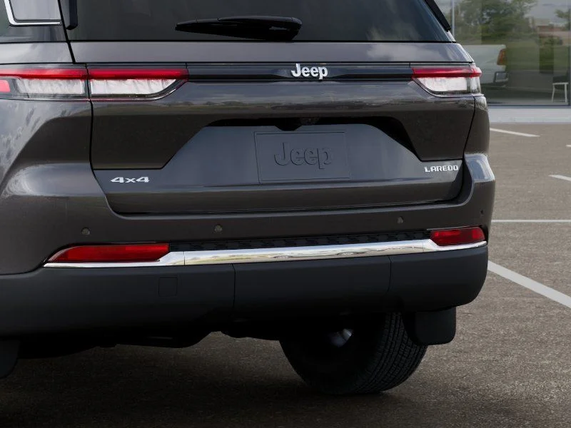 New 2026 Baltic Gray Metallic Clear-Coat Exterior Paint Jeep Laredo X image 13