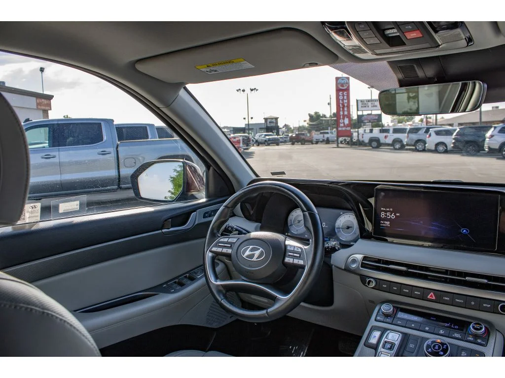 Used 2024 Sierra Burgundy Hyundai SEL 7P image 25