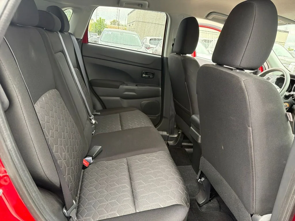 Used 2021  Mitsubishi 2.0 ES image 23