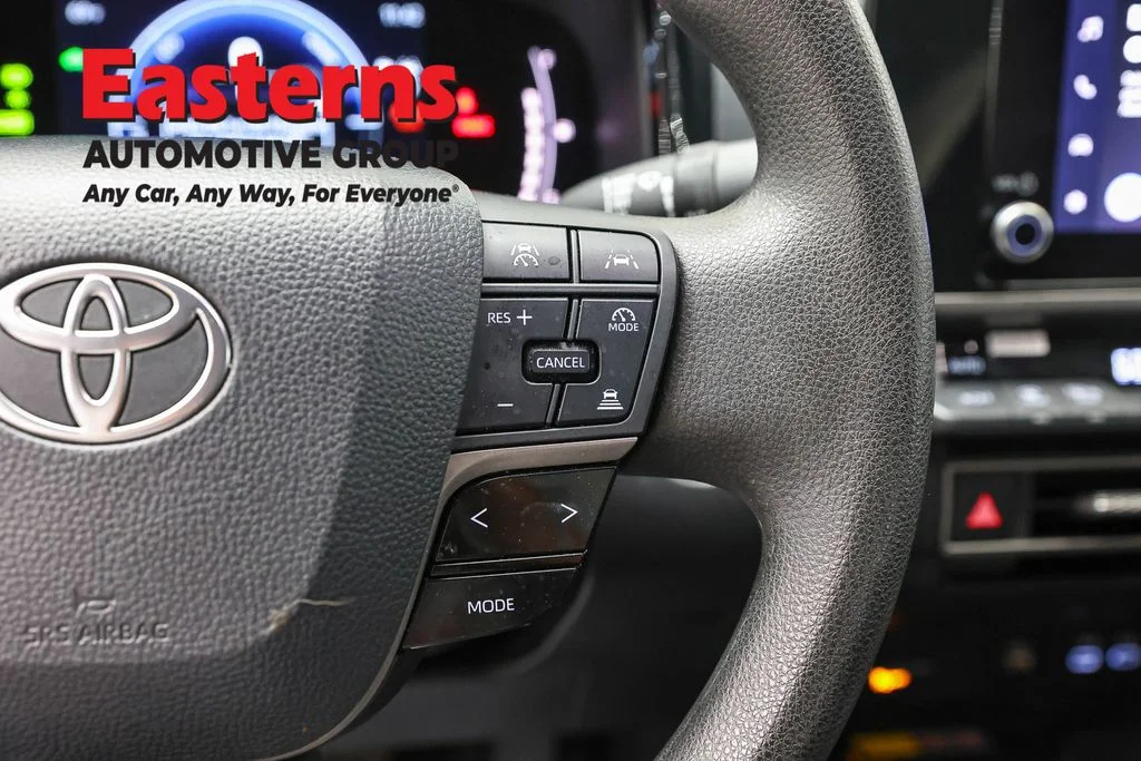 Used 2025 White Toyota LE image 16