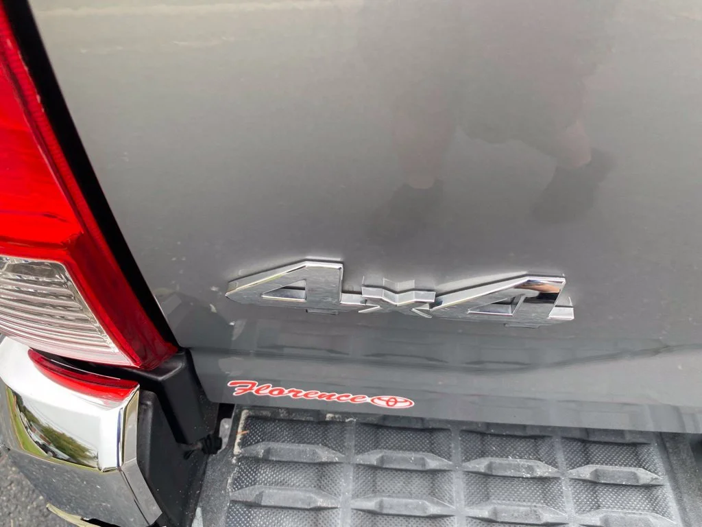 Used 2018 Silver Toyota SR5 image 13