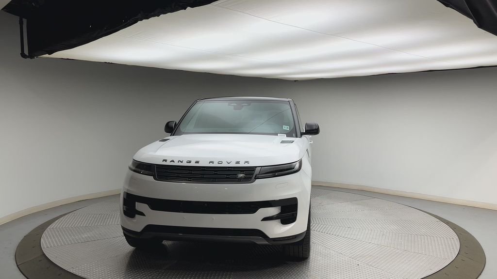 Used 2024 Fuji White Land Rover SE image 7