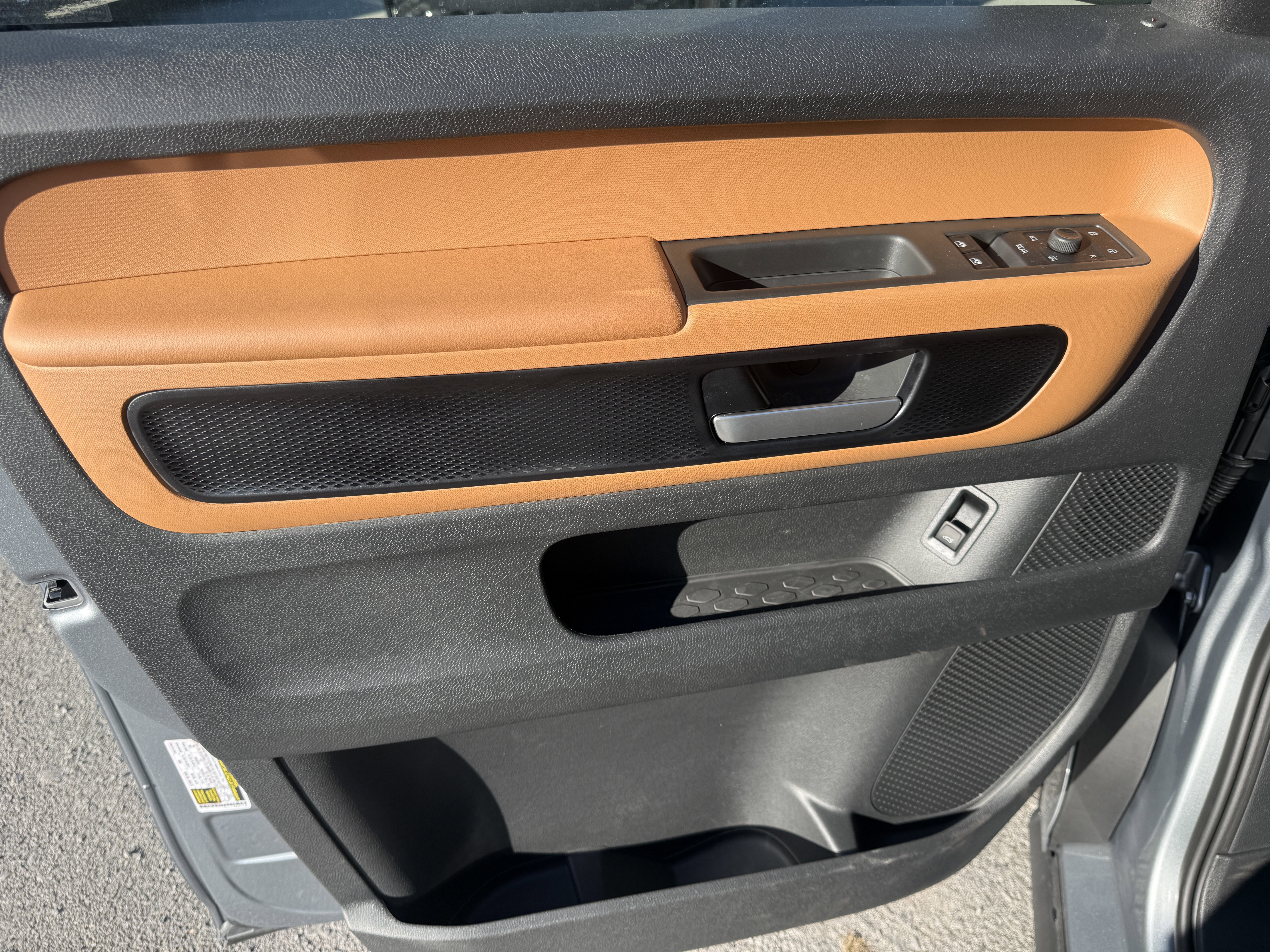 New 2025 Metro Silver Metallic Volkswagen Pro S image 9
