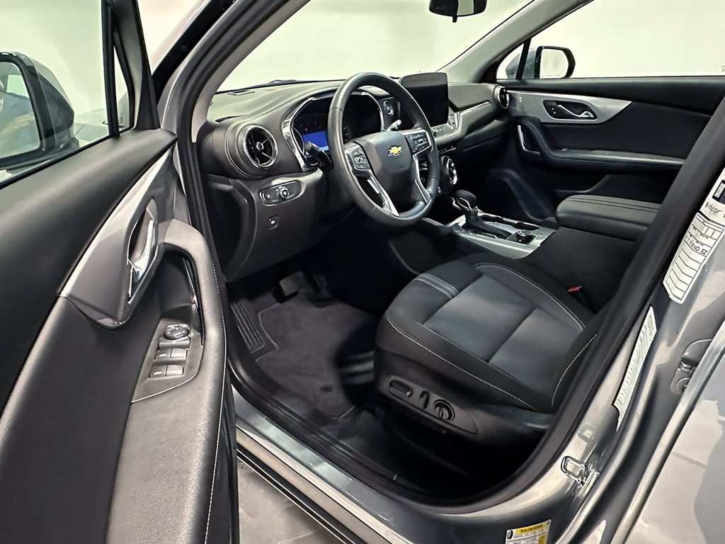 Used 2025 Gray Chevrolet LT image 18