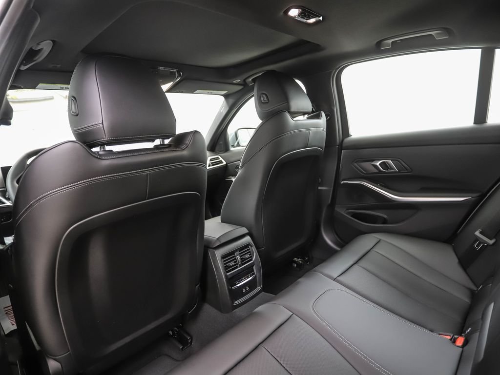 2025 BMW 3 Series 330i - Photo 17