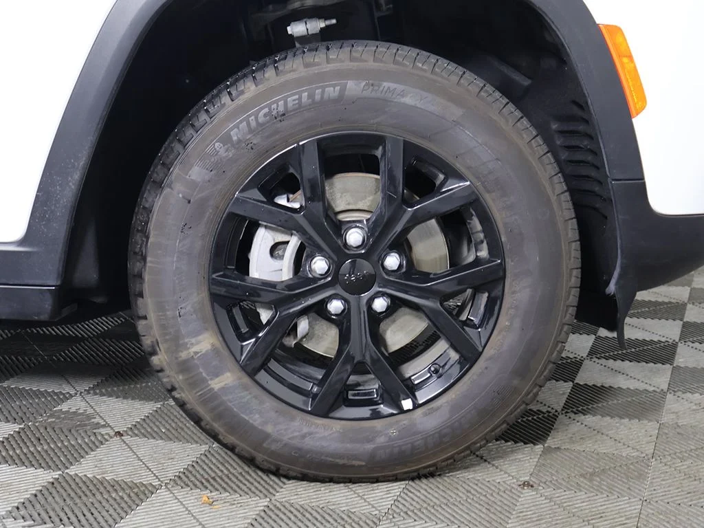Used 2025 Bright White Clearcoat Jeep Altitude image 21