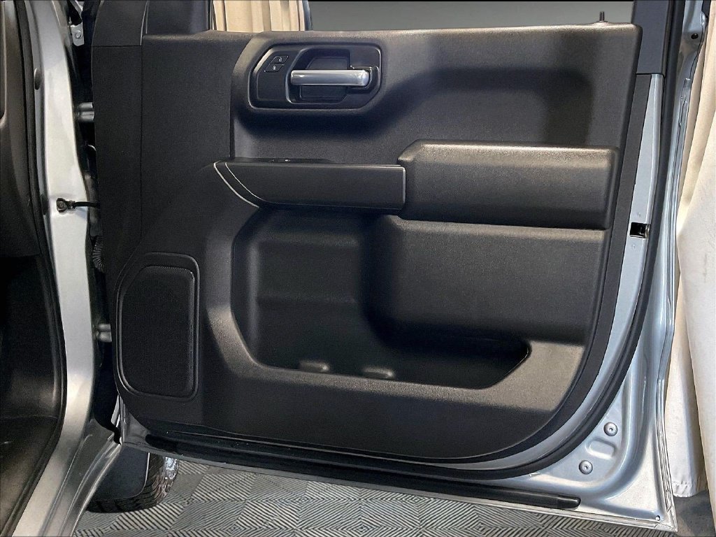 Used 2023 Gray Chevrolet Custom image 12