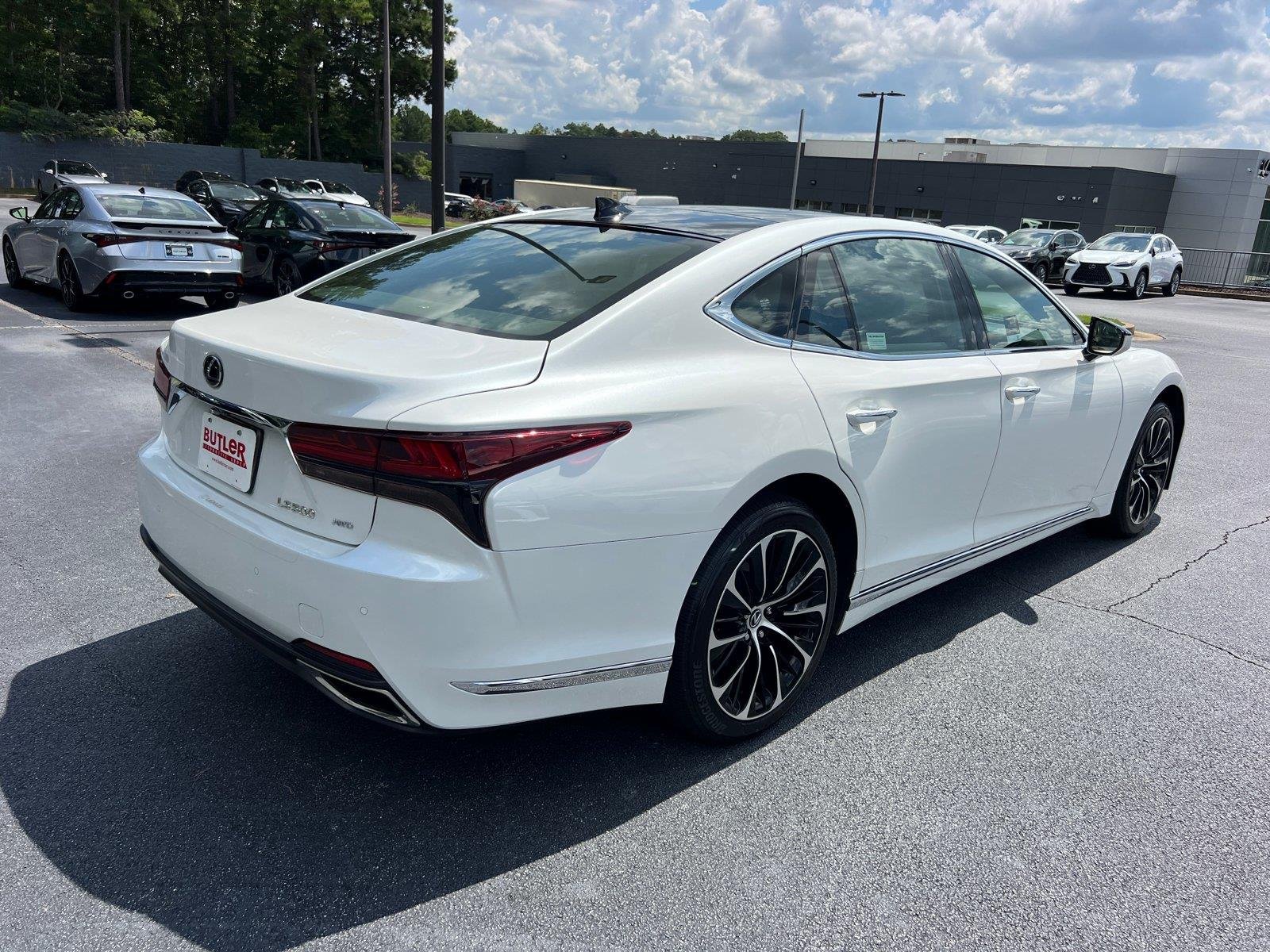 Used 2023 Eminent White Pearl Lexus 500 Luxury image 5