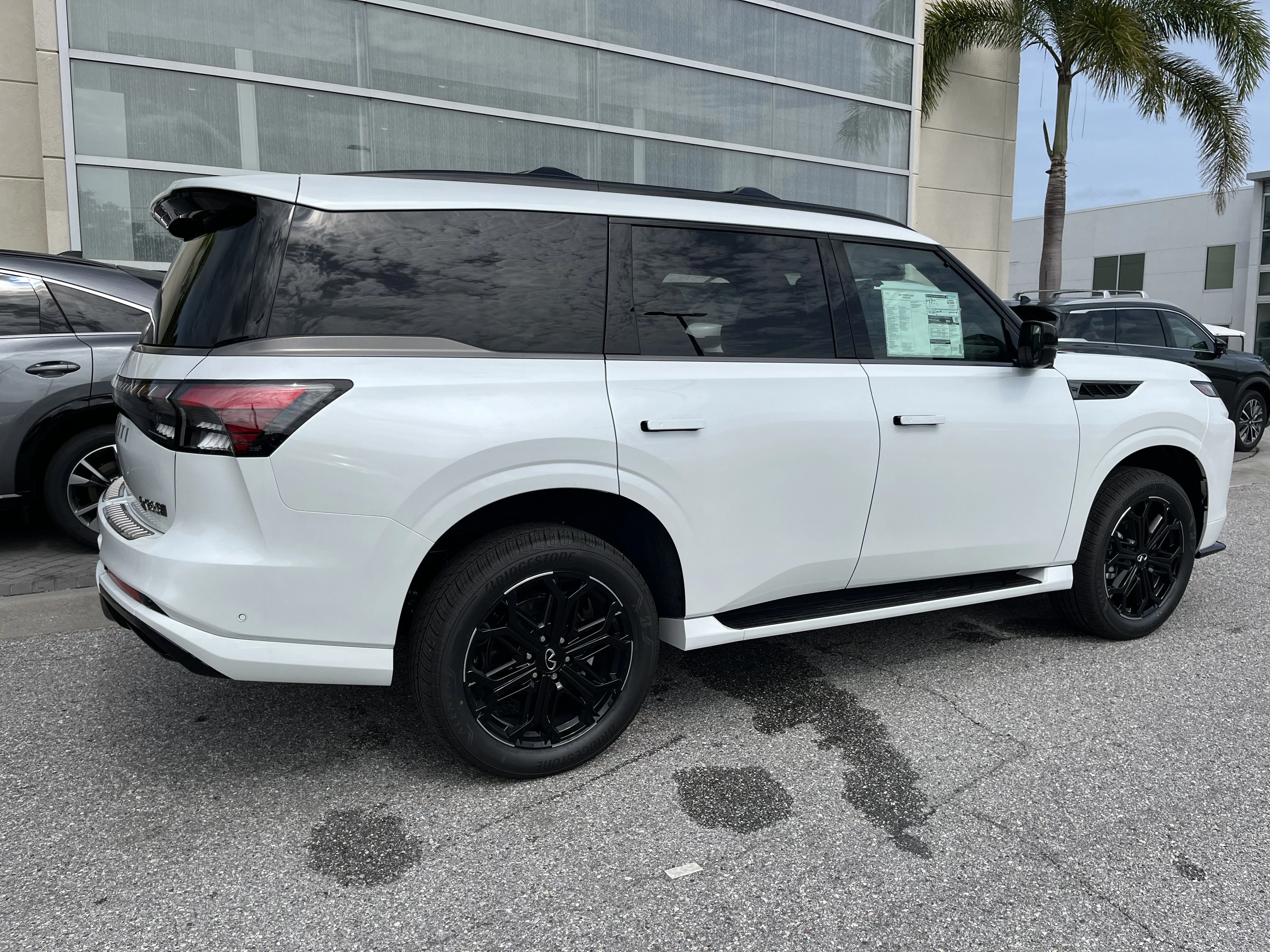 New 2027 Radiant White INFINITI SPORT image 6
