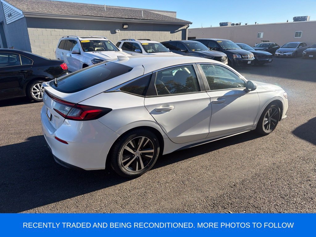 Used 2024 Platinum White Pearl Honda LX image 3