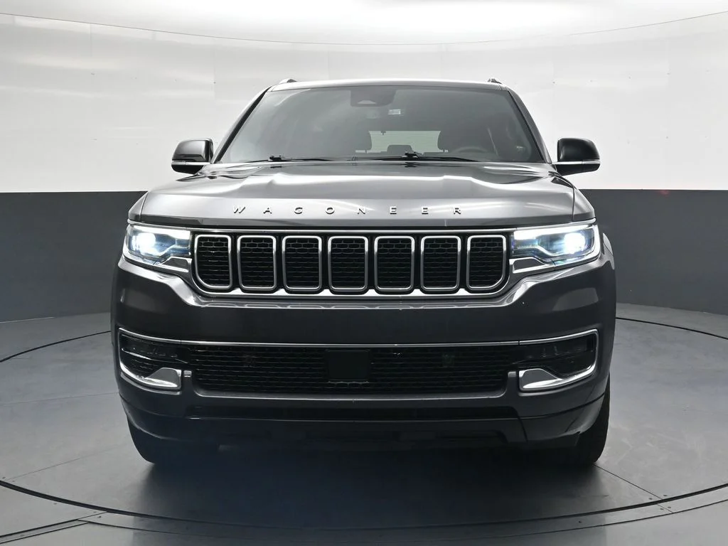 Used 2024 Gray Jeep Base image 15