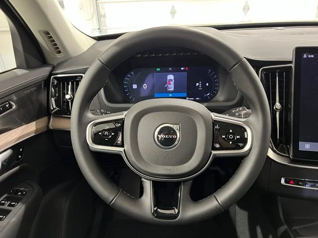2026 Volvo XC90 Plus - Photo 13