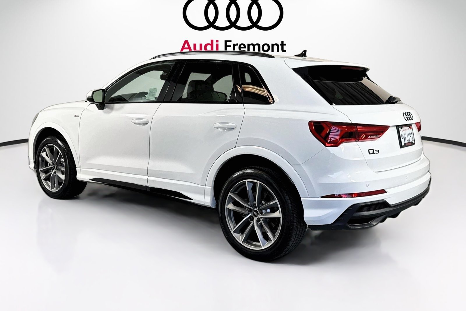 Used 2025  Audi S line Premium image 8