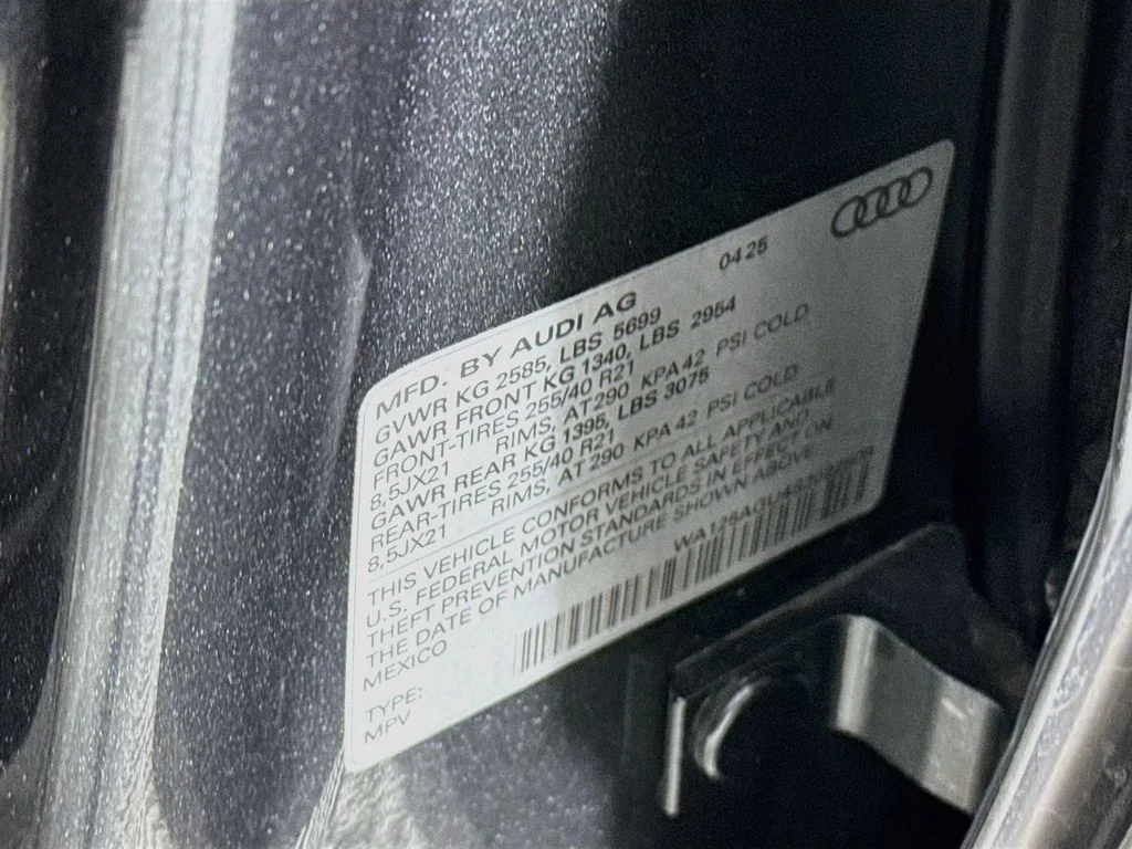 Used 2025 Mythos Black Metallic Audi 3.0T Premium Plus image 30