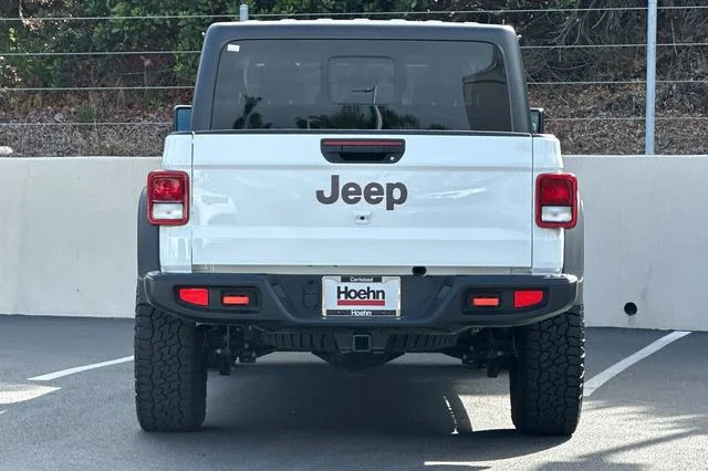 Used 2021 White Jeep Mojave image 4
