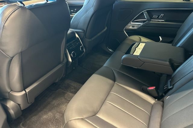 New 2026 Santorini Black Land Rover SE image 11