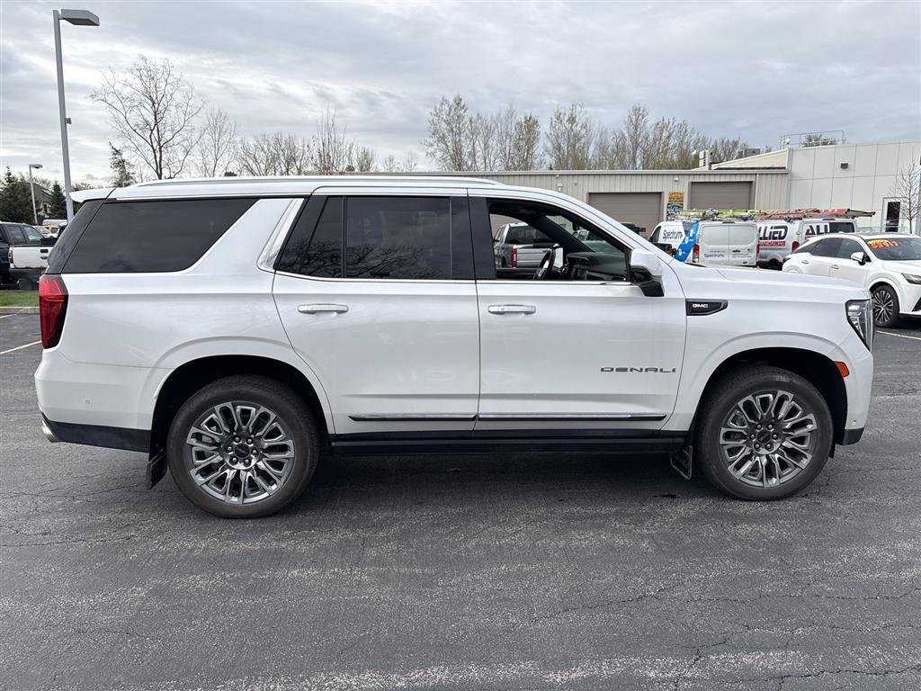 Used 2023 White Frost Tricoat GMC Denali Ultimate image 8