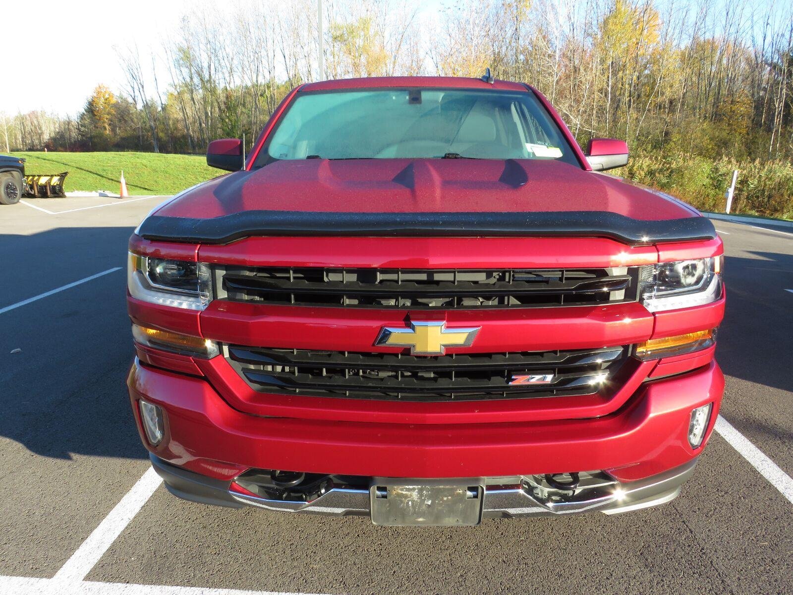 Used 2018 Cajun Red Tintcoat Chevrolet LT image 5