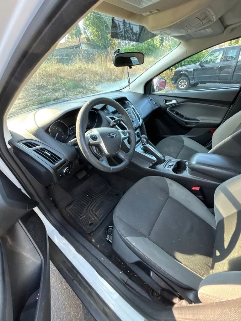 Used 2014 White Ford SE image 3