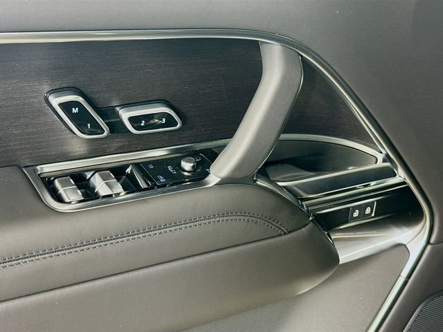 New 2026 Carpathian Grey Land Rover SE image 20