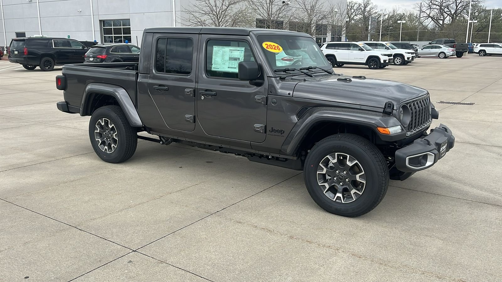 New 2026 Granite Crystal Metallic Clear-Coat Exterior Paint Jeep Sahara image 2