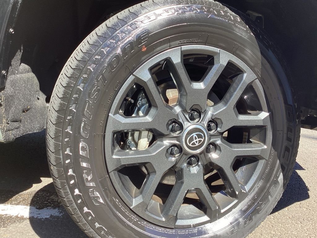 Used 2024  Toyota Platinum image 4