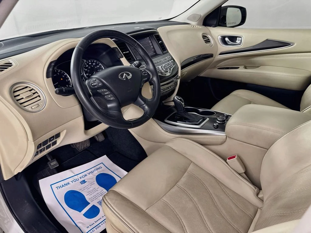Used 2019 Majestic White INFINITI LUXE image 11