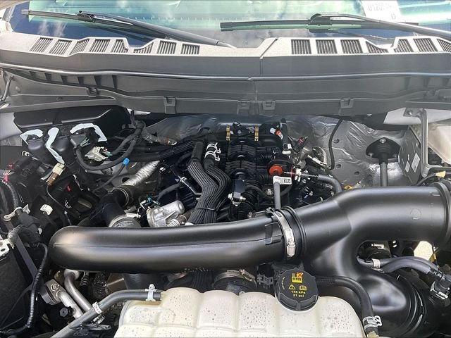 Used 2025 White Ford Platinum image 34