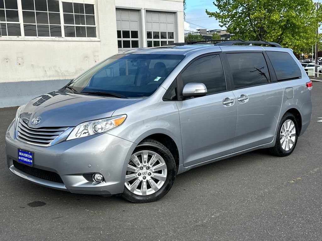 2013 Toyota Sienna Limited V6 AWD 7-Passenger's photo