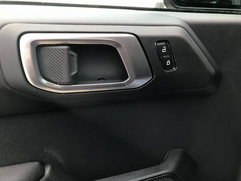 New 2025 Azure Gray Metallic Tri-Coat Ford Badlands® image 6
