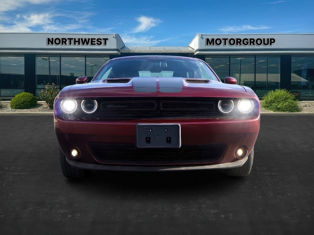 2019 Dodge Challenger SXT photo 2
