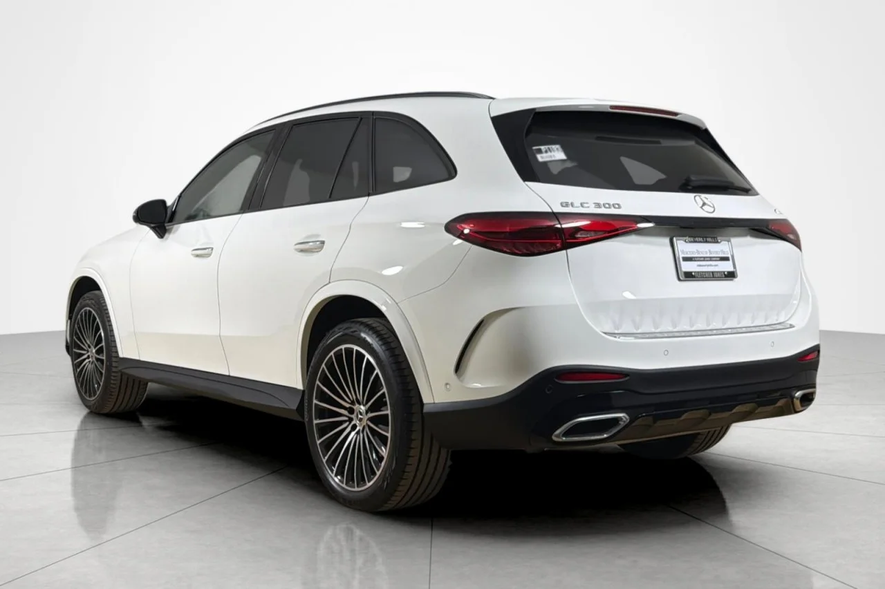 Used 2024 Polar White Mercedes-Benz GLC 300 image 3