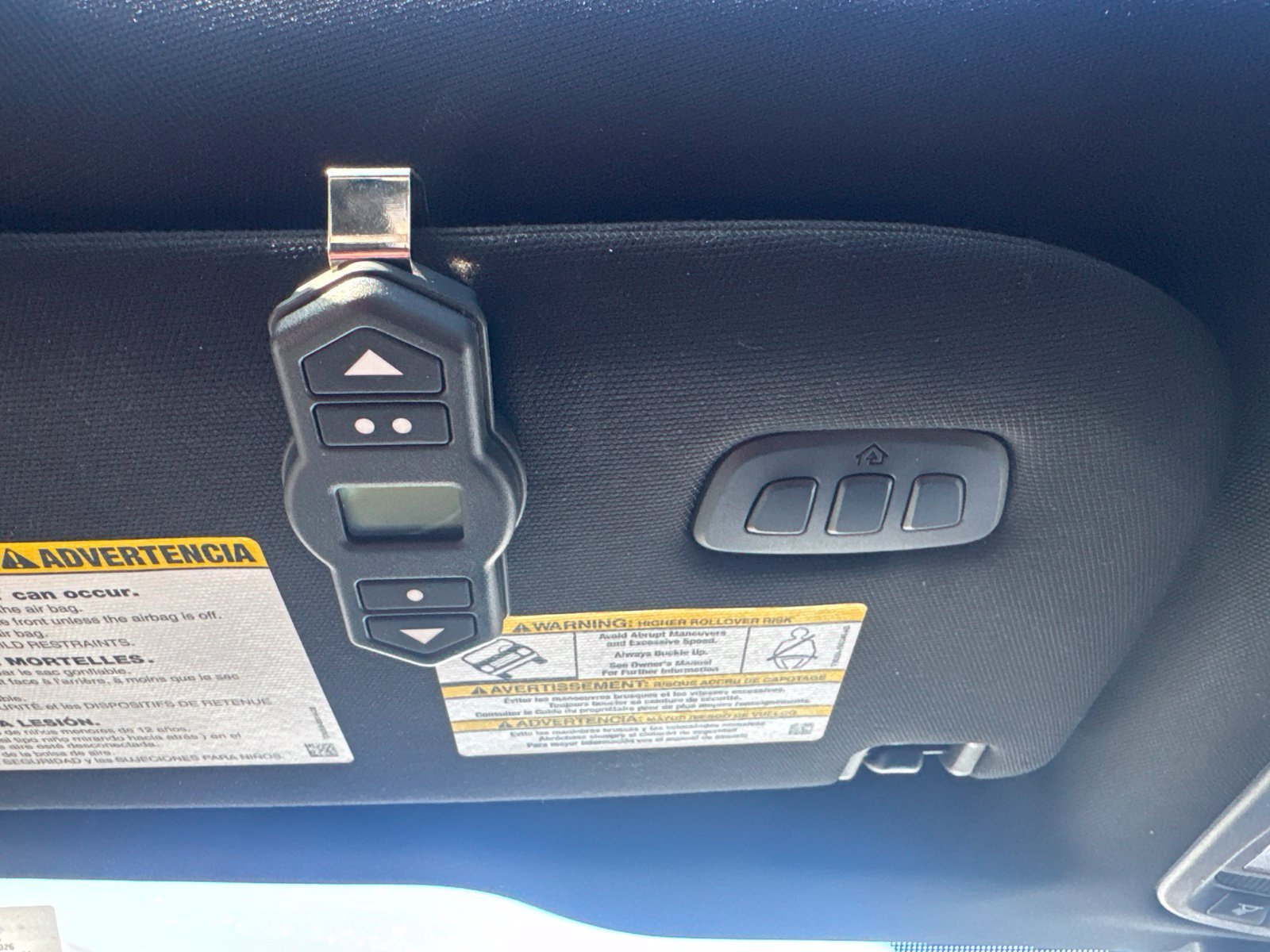 Used 2022 Star White Metallic Tri-Coat Ford Lariat image 16