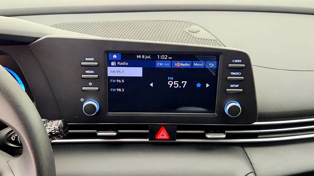 Used 2025 Abyss Black Hyundai SE IVT image 16