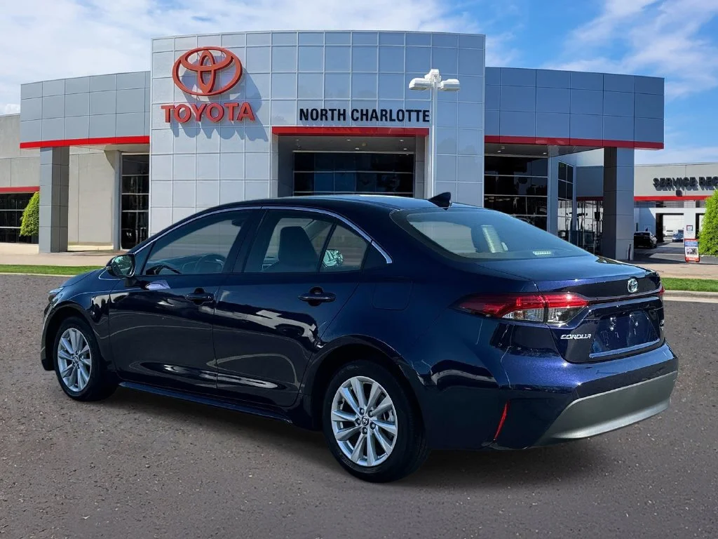 Certified Used 2025  Toyota XLE image 6