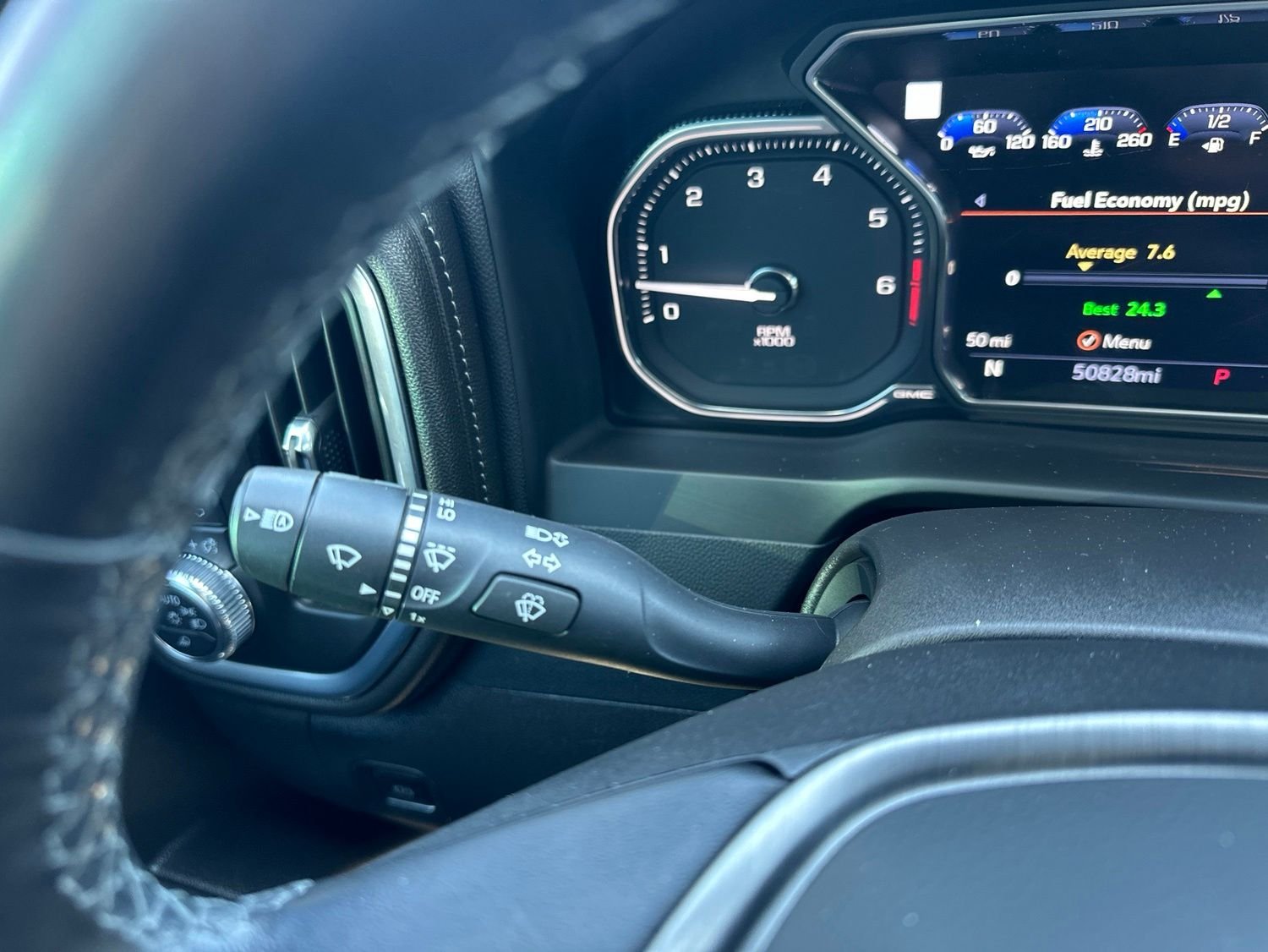 Used 2022 Red GMC Denali image 51