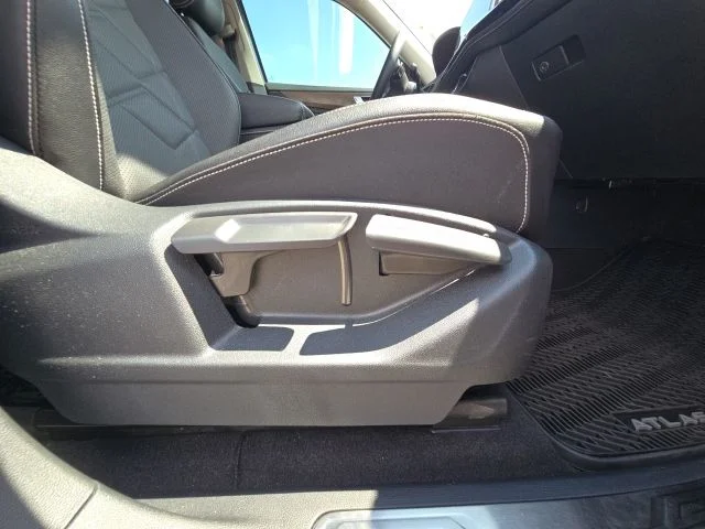 Used 2024  Volkswagen 2.0T SE w/Technology image 23