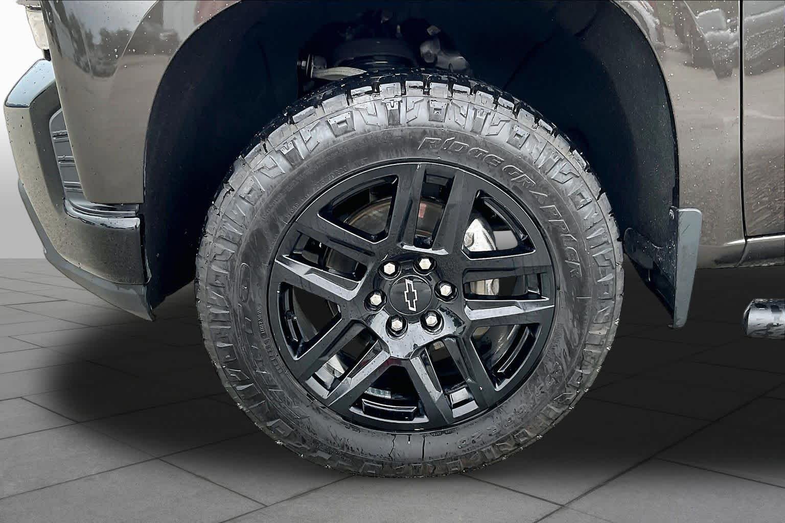 Used 2021 Oxford Brown Metallic Chevrolet LT Trail Boss image 10