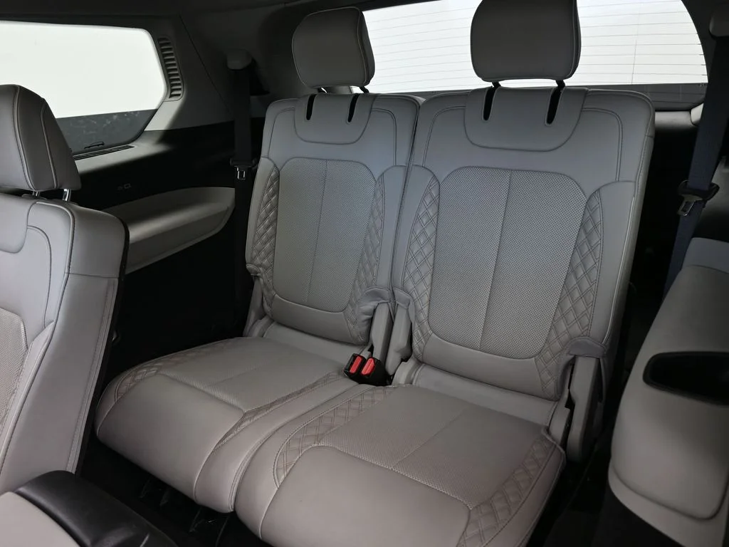 Used 2023 Velvet Red Pearlcoat Jeep Summit image 36