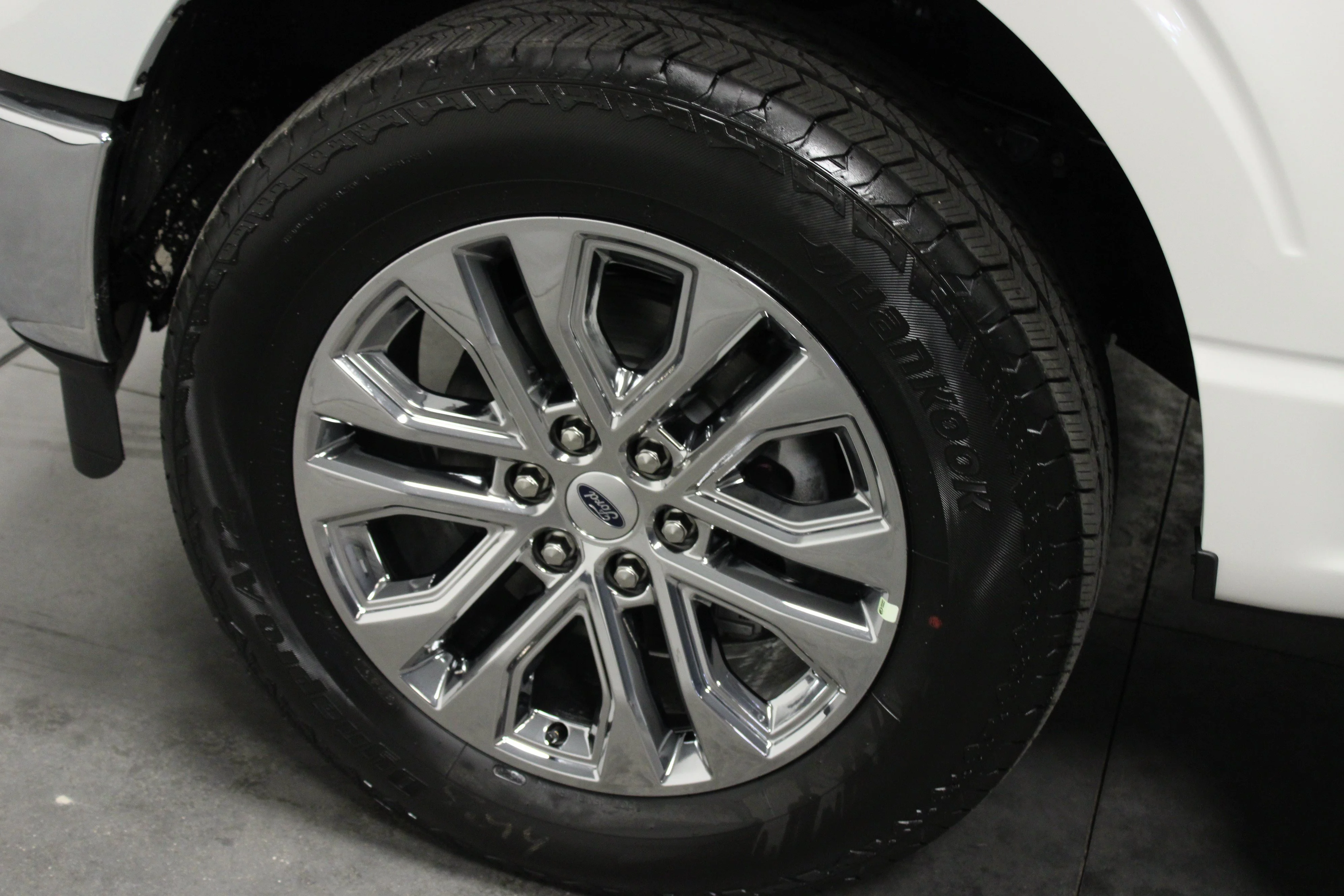 New 2026 Star White Metallic Tri-Coat Ford Lariat® image 10