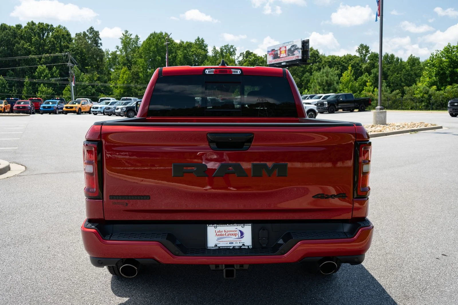 New 2026 Molten Red Pearl-Coat Exterior Paint RAM Big Horn/Lone Star image 8