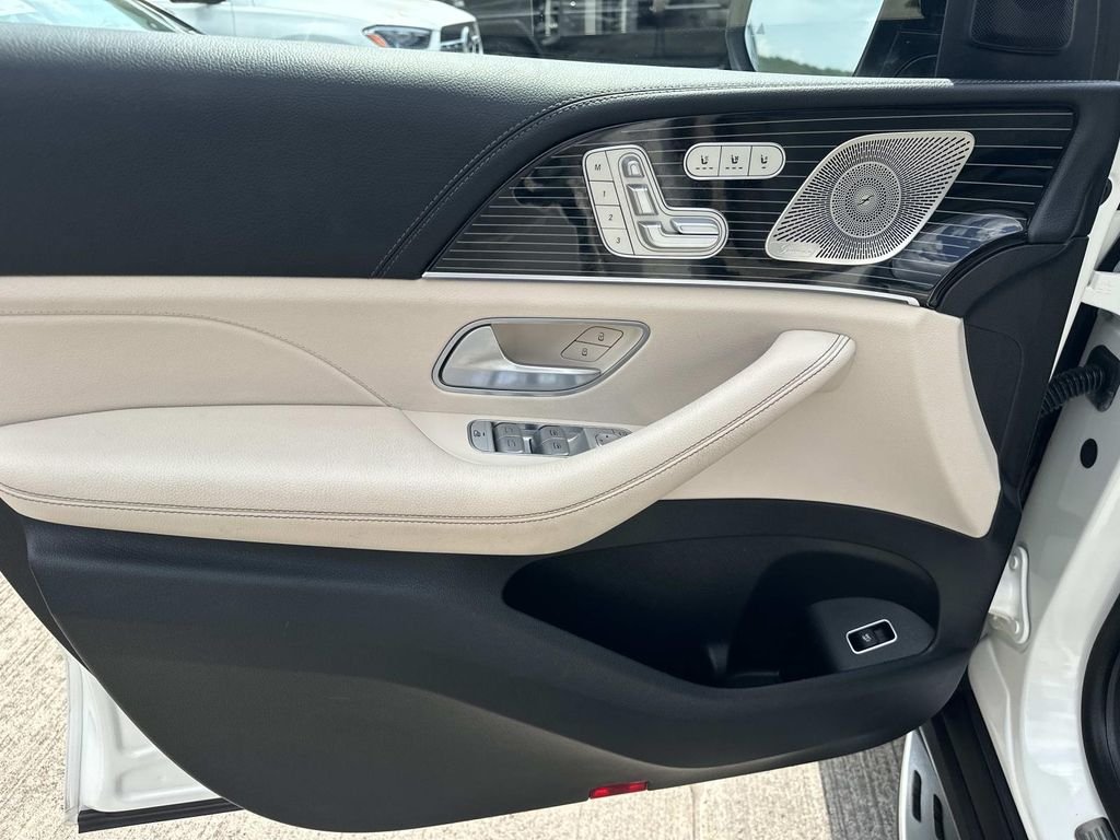 Used 2024 MANUFAKTUR Diamond White Metallic Mercedes-Benz GLS 450 image 18