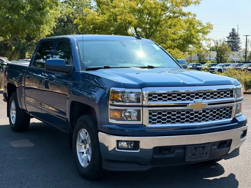 Used 2015 Deep Ocean Blue Chevrolet LT image 7