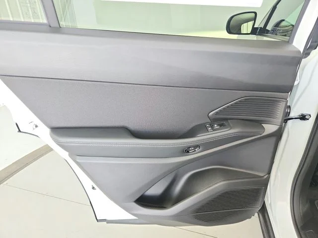 New 2026 Bright White Clear-Coat Exterior Paint Jeep Laredo image 33