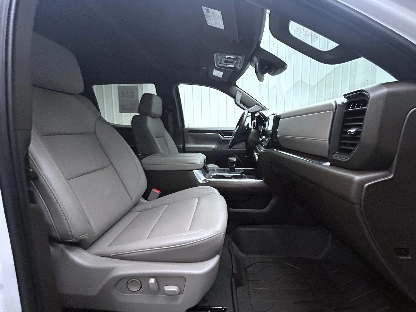 Used 2025 White GMC SLT image 15